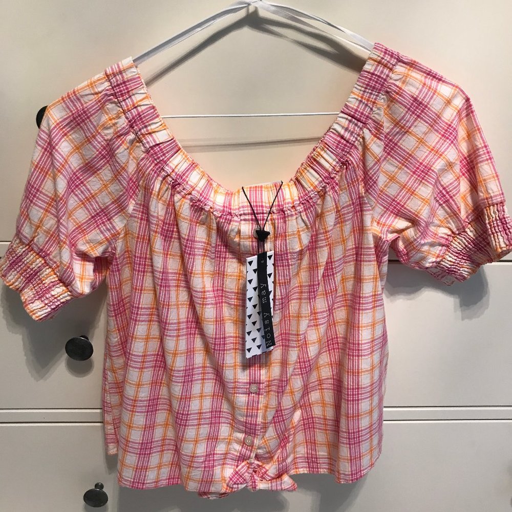 Off the shoulder cropped shirt